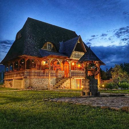 Hotel Casa Chira Vişeu de Sus Exterior foto