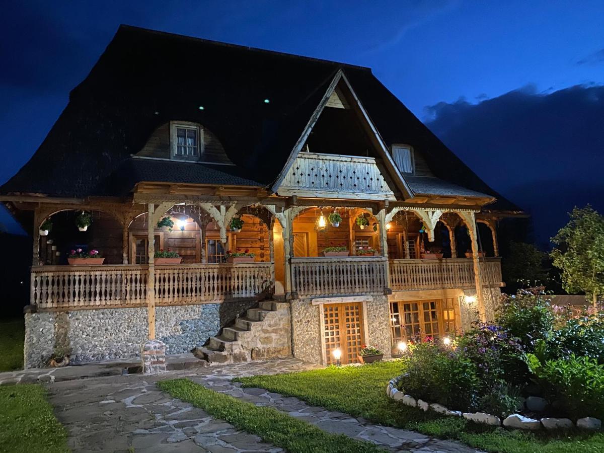Hotel Casa Chira Vişeu de Sus Exterior foto