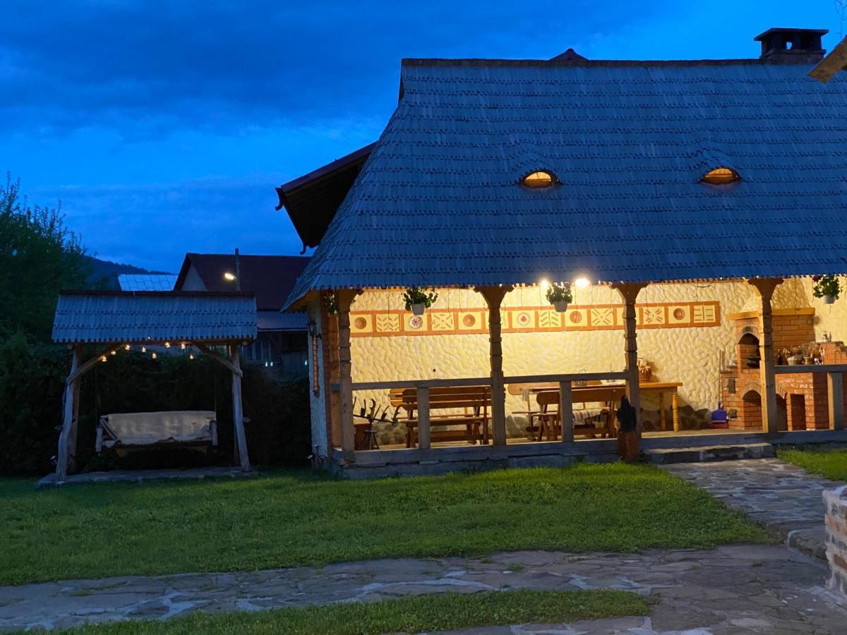 Hotel Casa Chira Vişeu de Sus Exterior foto