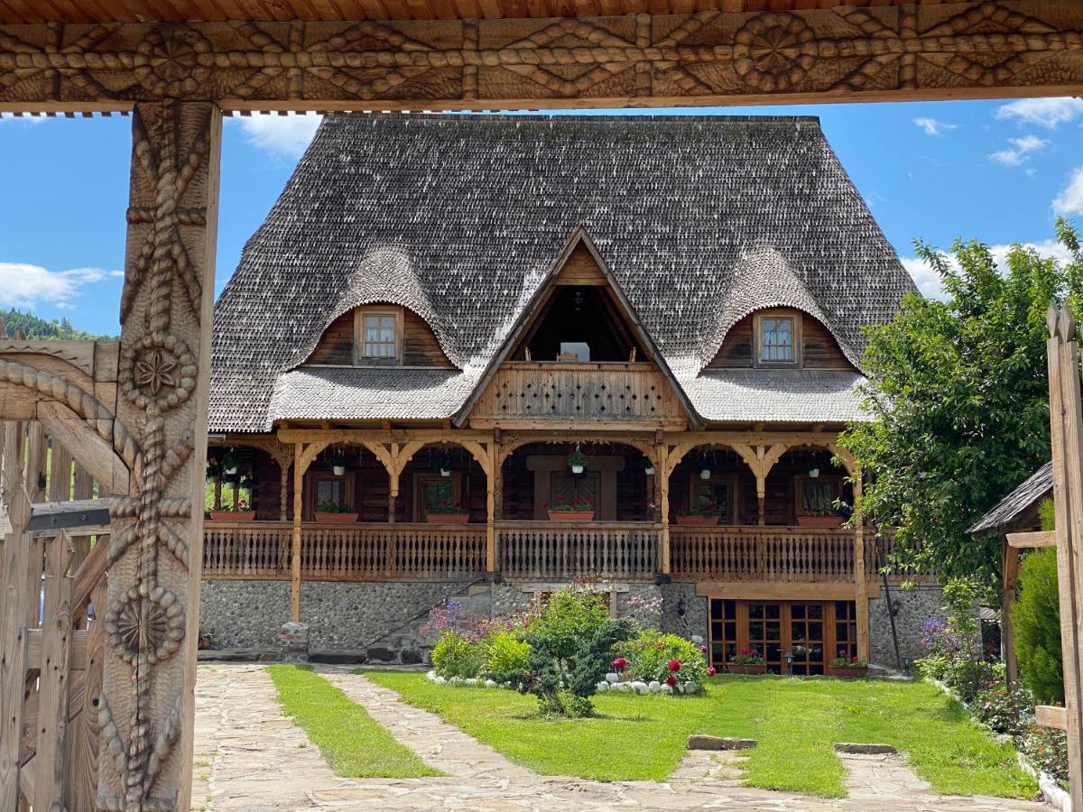 Hotel Casa Chira Vişeu de Sus Exterior foto