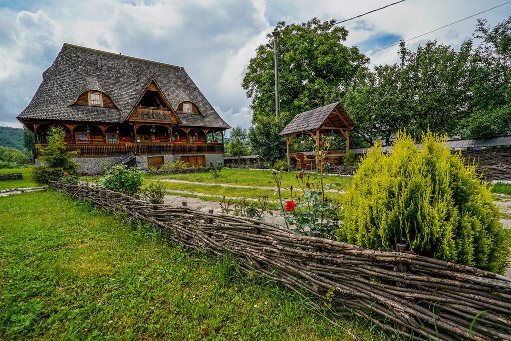 Hotel Casa Chira Vişeu de Sus Exterior foto