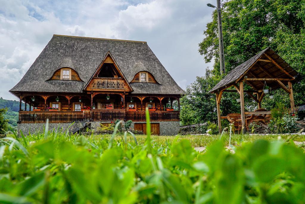 Hotel Casa Chira Vişeu de Sus Exterior foto