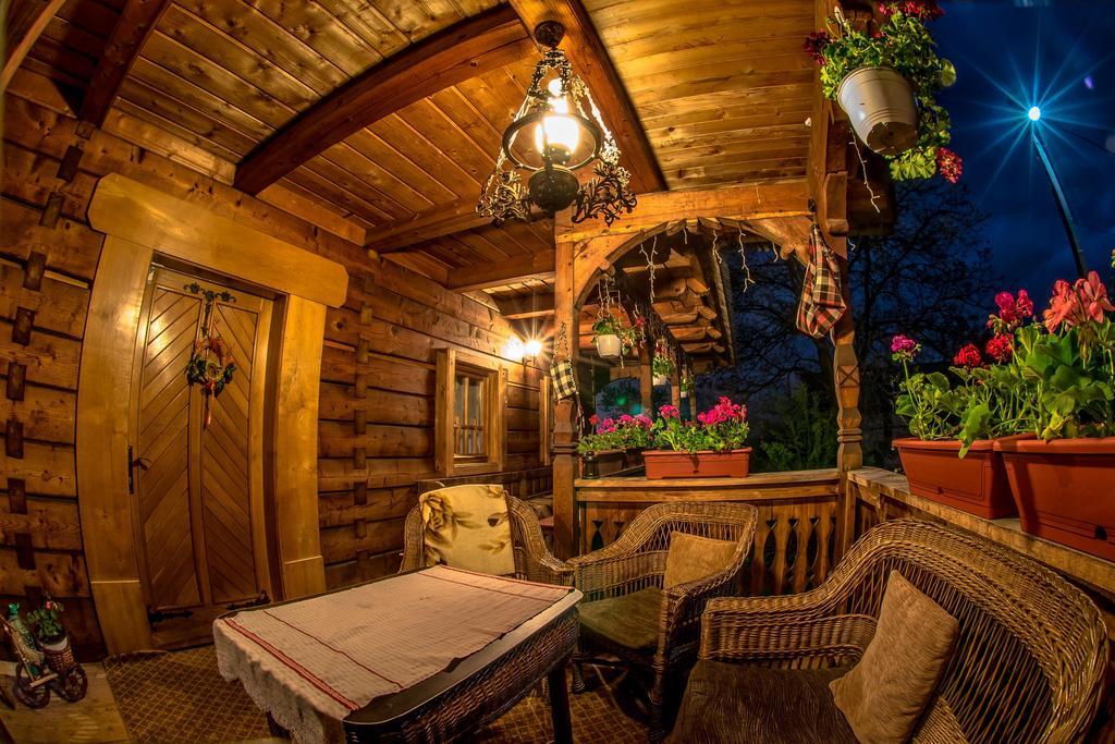 Hotel Casa Chira Vişeu de Sus Exterior foto