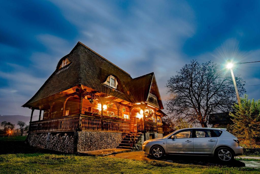 Hotel Casa Chira Vişeu de Sus Exterior foto